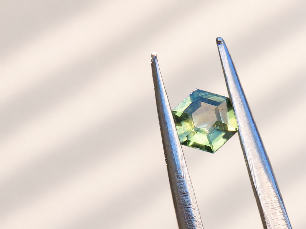 Hexagon Australian Sapphire 0.5 carat for custom engagement ring
